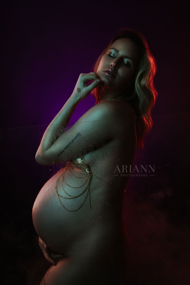 Sensual maternity photography
